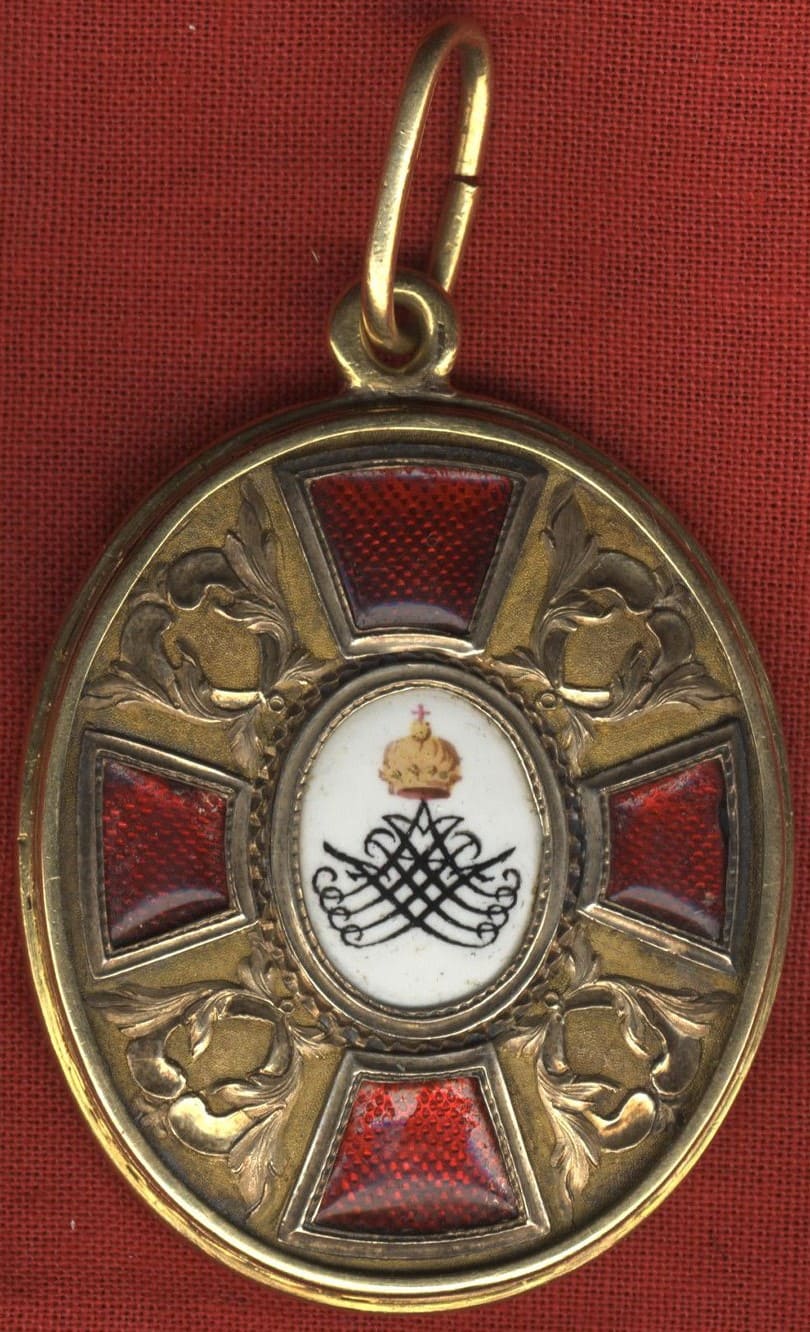 Знак  официала ордена Св. Анны. Первая треть XIX в..jpg