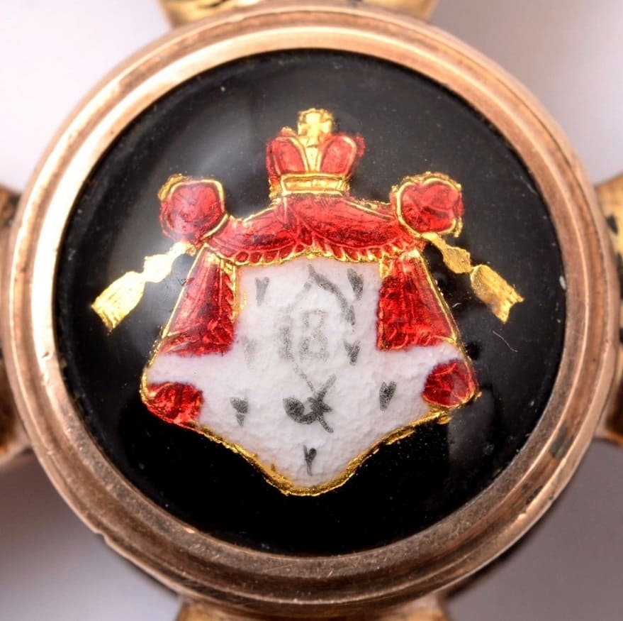 Знак ордена Св. Владимира 4-й степени с  мечами.jpg Знак ордена Св. Владимира 4-й степени с  мечами.jpg