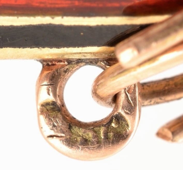 Знак ордена Св. Владимира 4-й  степени с мечами.jpg Знак ордена Св. Владимира 4-й  степени с мечами.jpg