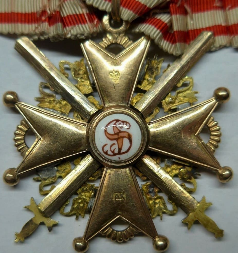 Знак ордена Святого  Станислава 3-й степени с мечами АК.jpg