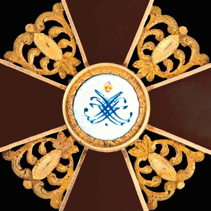 Знак ордена Святой Анны 2-й степени с короной мастерской Карла  Шуберта.jpg