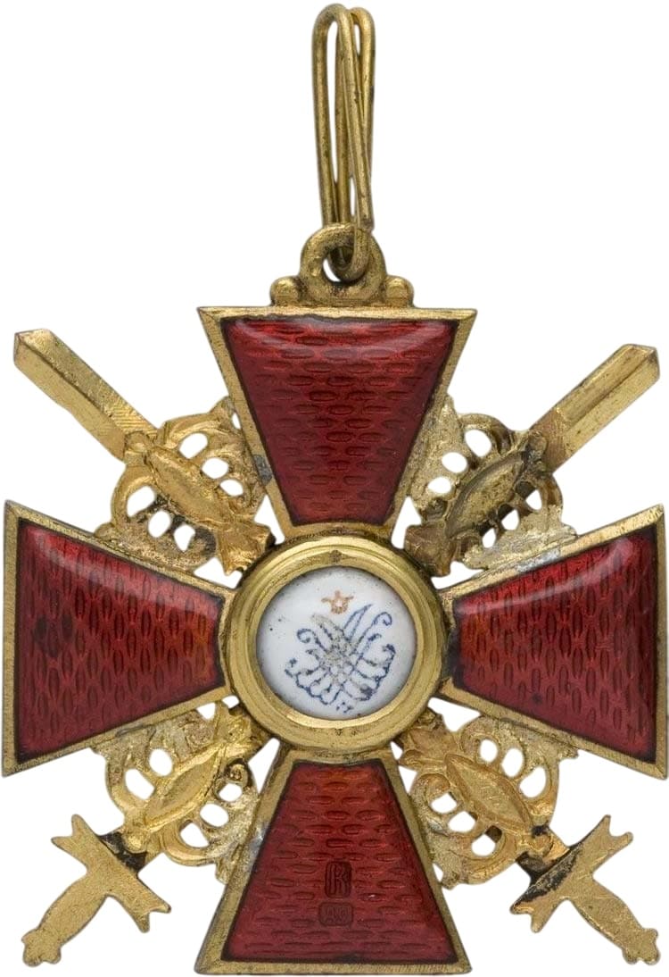 Знак ордена Святой Анны III степени с мечами ДО.jpg