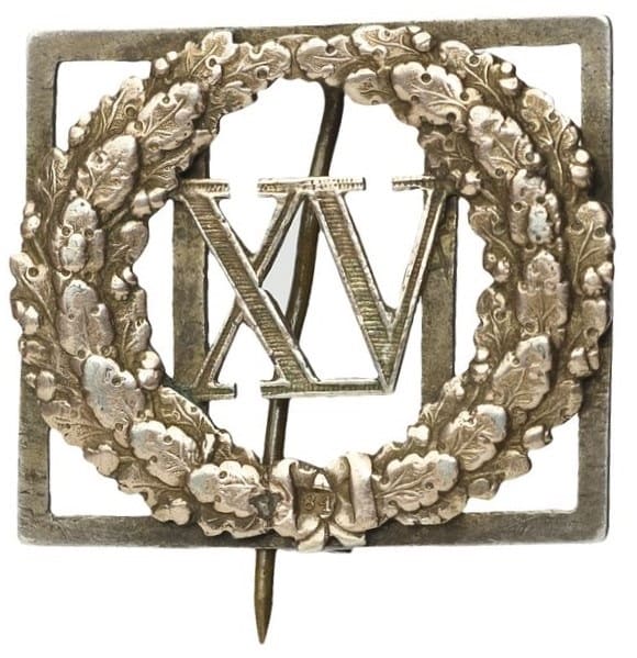 Знак отличия за 15 лет беспорочной службы для гражданских чиновников WK.jpg