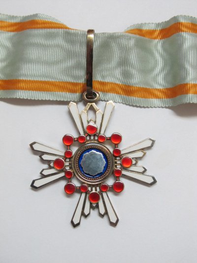 WWII-Japanese-Order-of-Sacred-Treasure-Silver-_57 (6).jpg