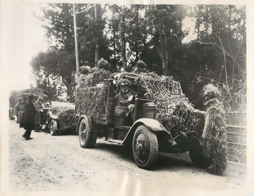 1934-Camouflaged-Japanese-Troops-Vehicles-in-Kanto.jpg
