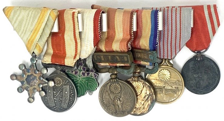 7-WWII-WW2-WW1-Japanese-Soldier-Uniform-Medal.jpg