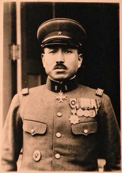 Lieutenant-General Deno Mai舞伝男 陸軍中将 1.jpg