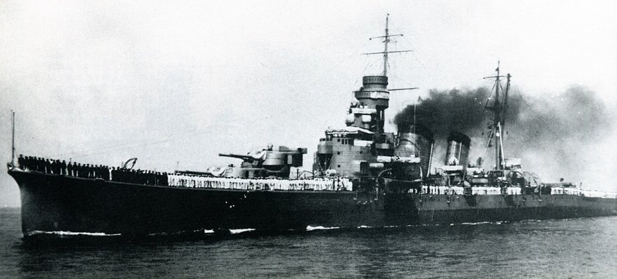 Japanese cruiser Kinugasa.jpg